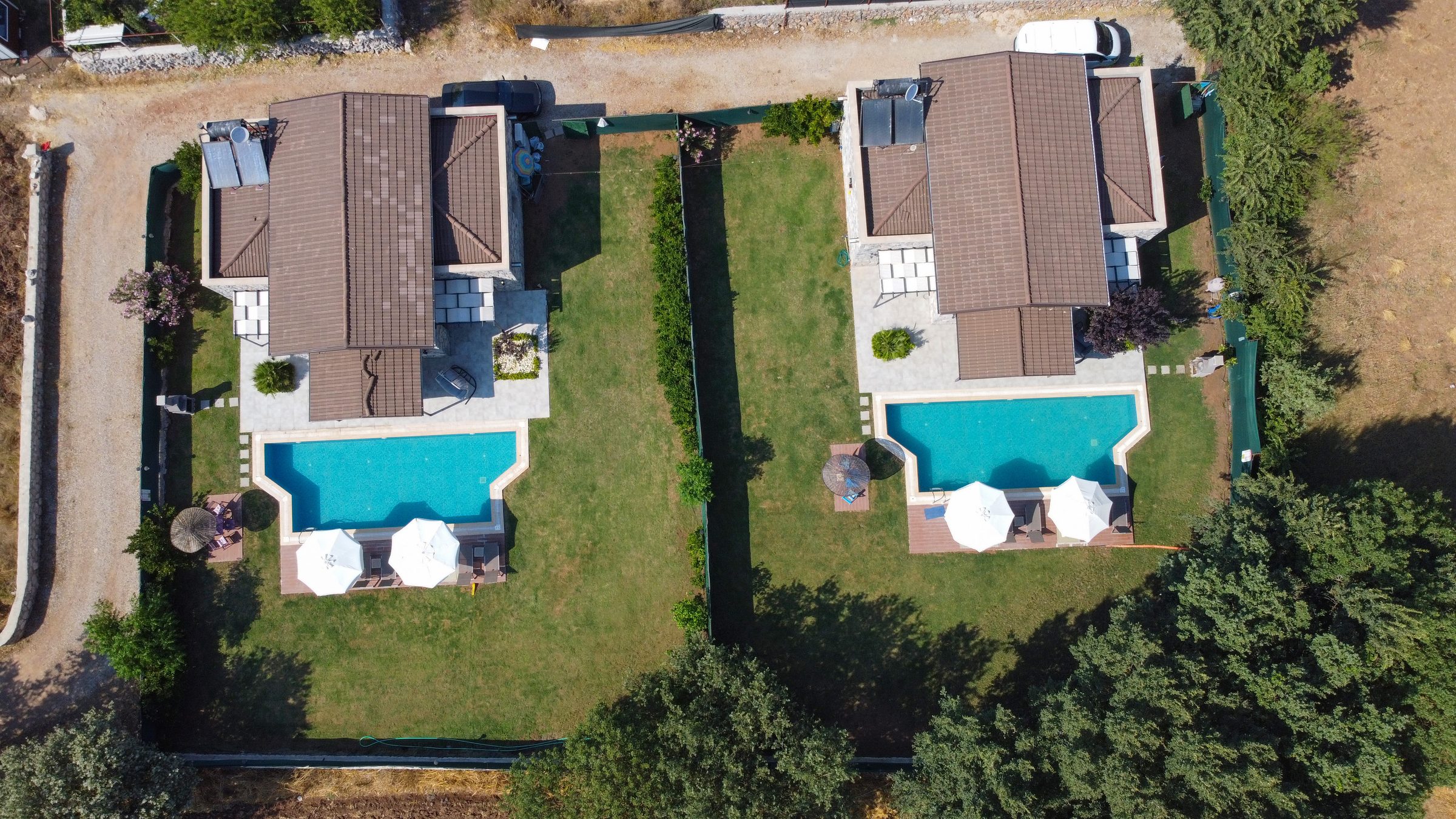 Qaya Villas, iki villanın havadan görünümü